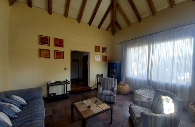 HERMOSA Casa ubicada en Huerto del Sol, Chacras de Coria. Mendoza / 10 PERSONAS