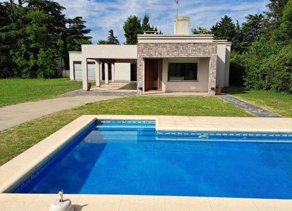 HERMOSA CASAS QUINTA EN JUNIN (BS AS)