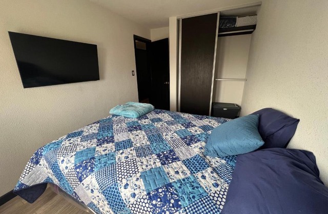 Hermosa habitacion privada en apartamento compartido