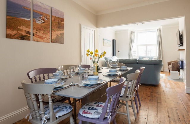 Heron Cottage, 8 New Street. Amplia casa de pueblo en el casco antiguo de Padstow