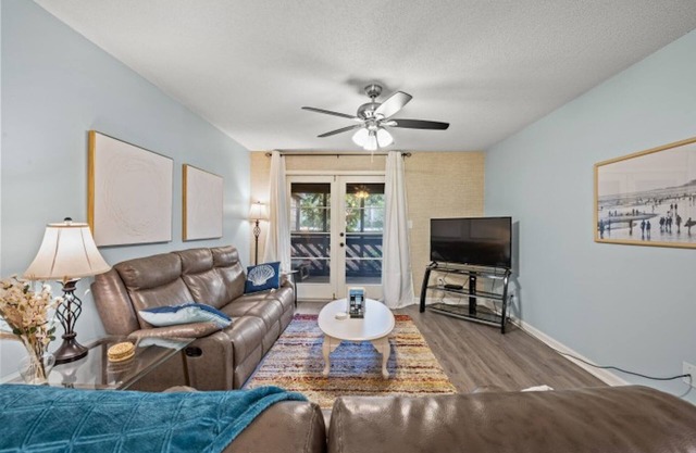 Heron Pointe D4 - 5 minute walk to beach-Indoor Pool