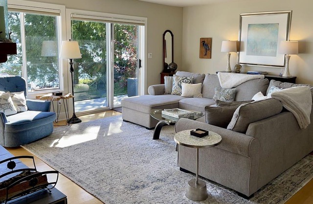 Heron's Retreat - Tranquil Oceanfront Estate
