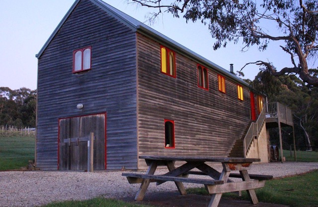 Herons Rise Vineyard Accommodation-The Wine Loft