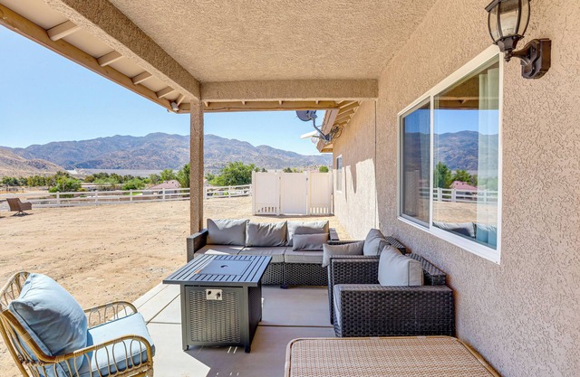 Hesperia Home: Near Mojave River & Hiking Trails!