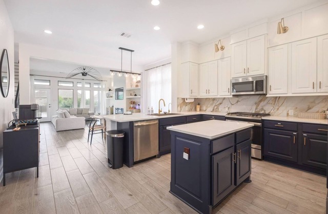 Hestia: 4/3 bdrm Stylish Santa Rita + EV Charger
