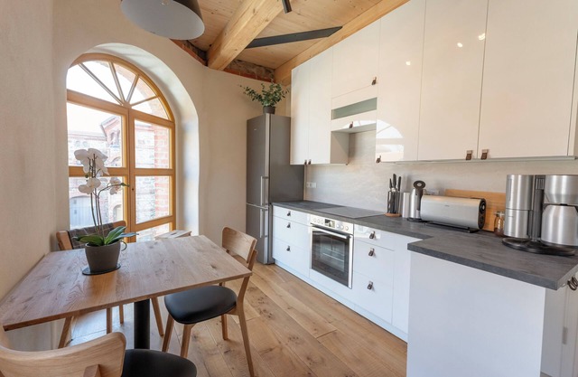 HexenburgbeiDresden 4 Zimmer Architektengaleriewohnung mit Whirlwanne, Kamin und Balkon - Nähe Sächsische Schweiz