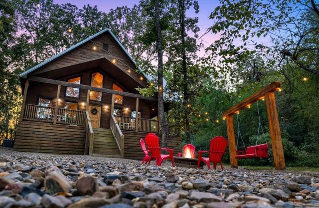 Hey There Delilah · Romantic Honeymoon Haven with Private Hot Tub and King Suite
