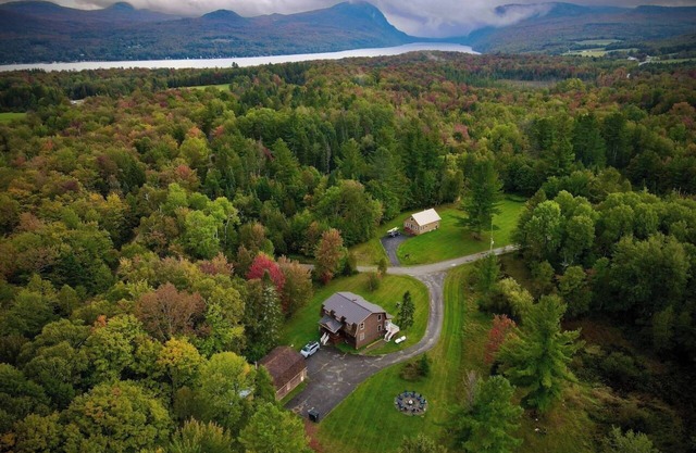 HGTV Log Cabin near Lake Willoughby/Burke/Jaypeak