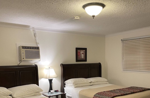 Hi-Way Motel