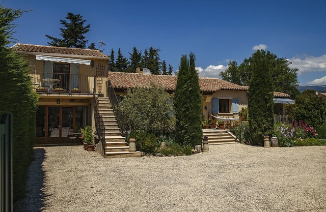 Apartamento con jardín de hibisco
