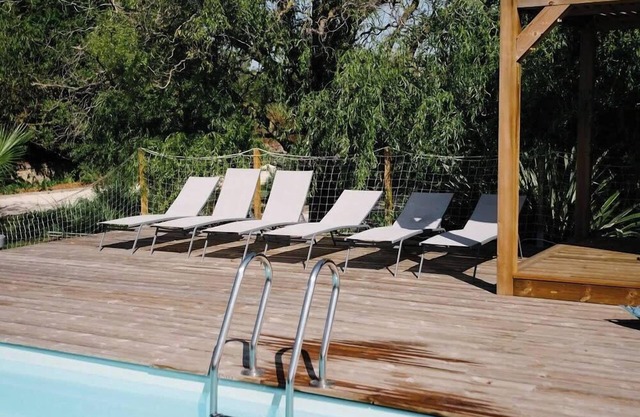Hibiscus -Suite dans Mas Provençal du 18ème siècle