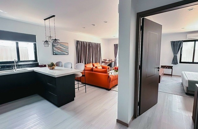 Hibiscus Suites And Residences