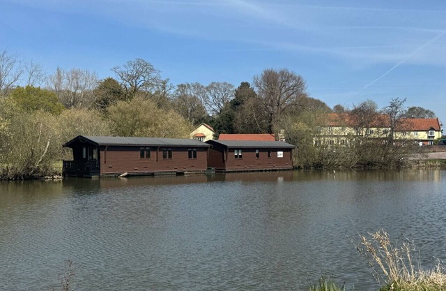Hickling Broads Lodge Houseboat