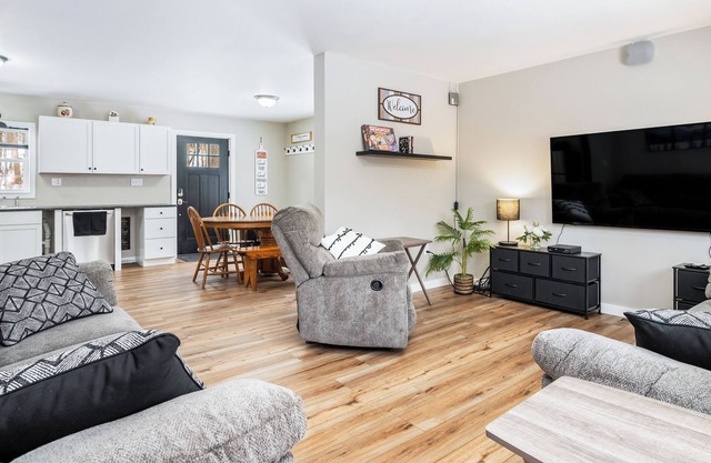 Hidden 3-Bedroom Cottage near Seneca Lake
