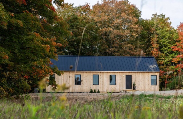 Hidden Acres Vestur Cabin - Ski Getaway - Hot Tub
