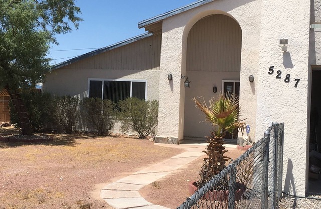 Paraíso escondido en Golden Shores Topock Arizona $ 1500 al mes.