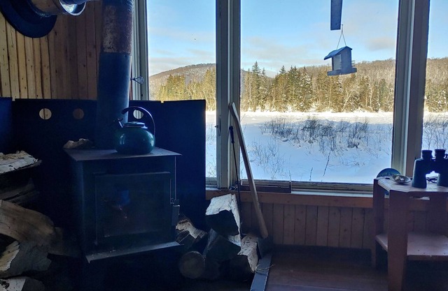Hidden Gem, The Charming Riverside Off Grid Cabin