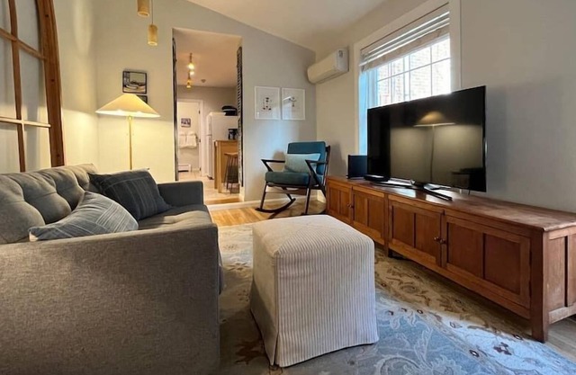 Hidden Garden Apartment in Portlands West End