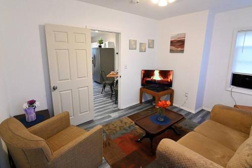 Hidden Gem-1Bedroom with Plenty Free Street Parking
