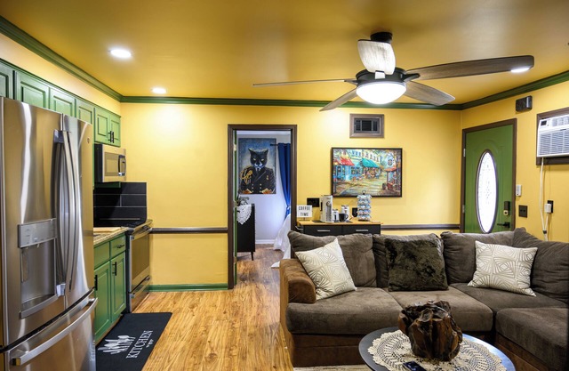 Estilo y Comodidad 2BR – Cerca del Zoológico, Cocina Moderna + Estacionamiento