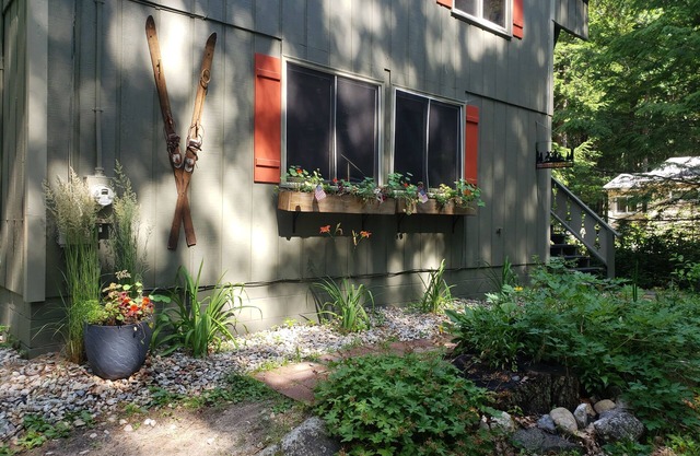 Hidden Haven en Moose Pond, cerca de Shawnee Peak en Knights Hill Assoc.