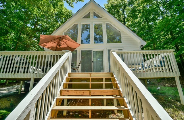 Hidden Haven - Hot Tub, Outdoor Shower & Firepit