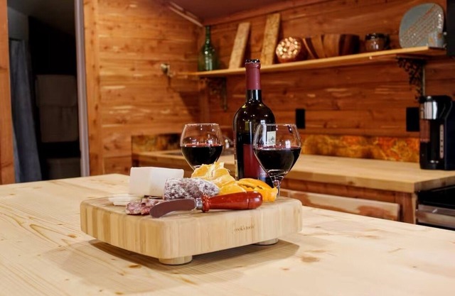 Hidden Holler Forest Suite - Privacy, nature and beauty