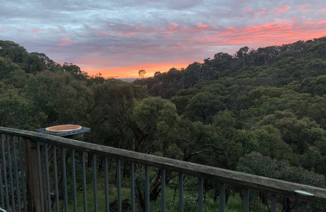 Hidden Valley House, 18 acres de matorral privado