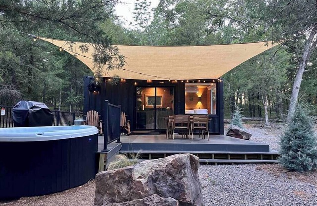 HiddenAcres Cabin - Secluded Couples Getaway