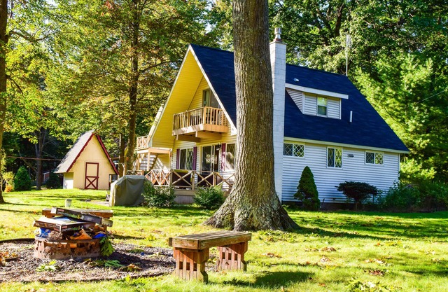 Chalet acogedor, cómodo y tranquilo ~ ¡Incluye kayaks y aire acondicionado!
