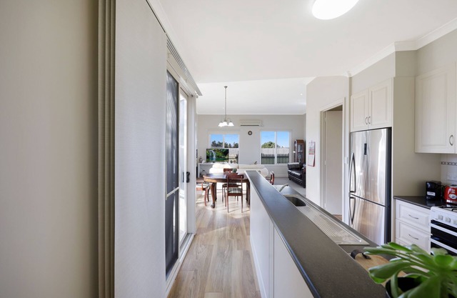 HiderWay - Perched overlooking Warrnambool's landmarks