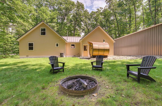 Higgins Lake Retreat w/ Dock Access + Beach Nearby