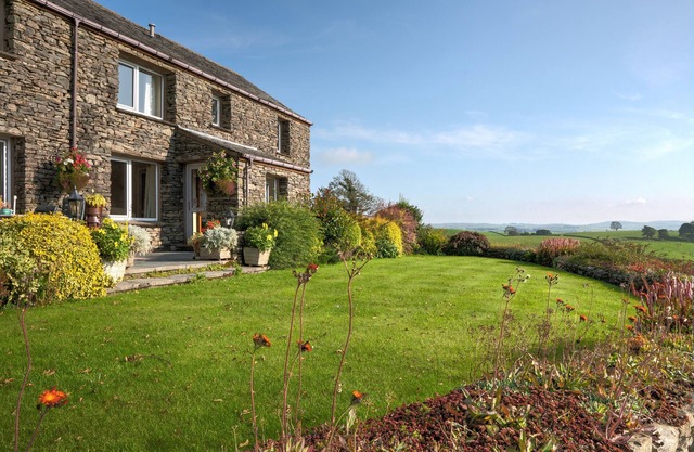 High Butterbent Cottage - Rural cottage that sleeps 6 guests in 3 bedrooms
