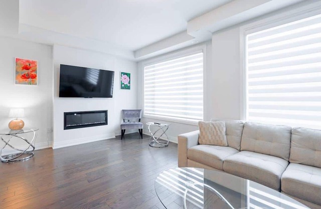 High ceiling home In Newmarket