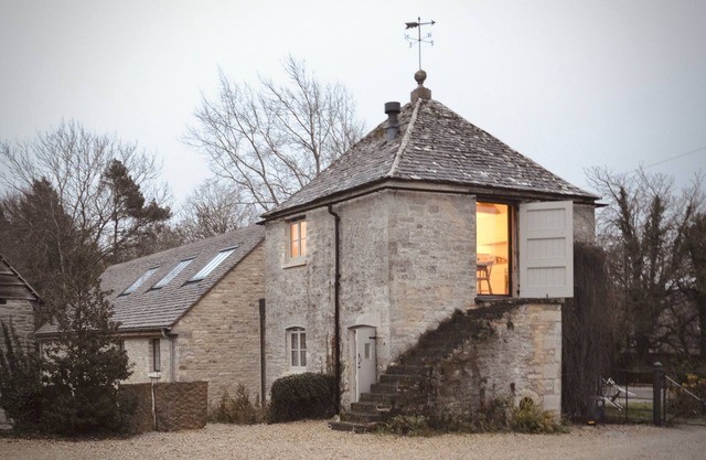 HIGH COGGES FARM HOLIDAY COTTAGES – THE GRANARY in Witney
