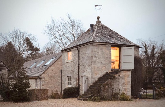 High Cogges Farm Holiday Cottages - The Granary