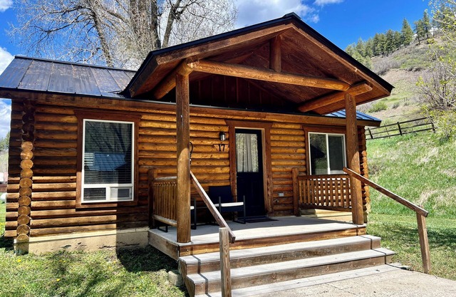 High Creek Lodge & Cabins