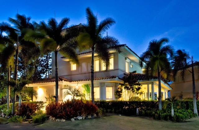 High End Beachfront Family House en Dorado Beach Resort