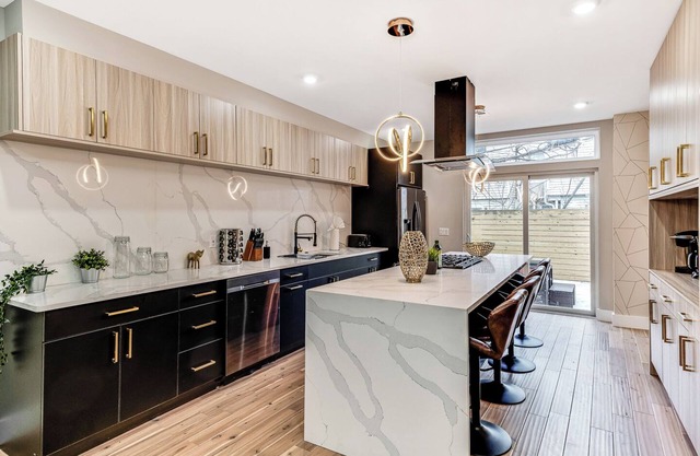 High End Downtown 4B/4B +Roof Deck&Patio+Sleeps 16