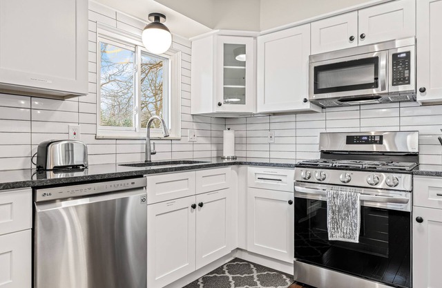 High End Finishes - Entire 3 Bed 2 Bath Ranch Home