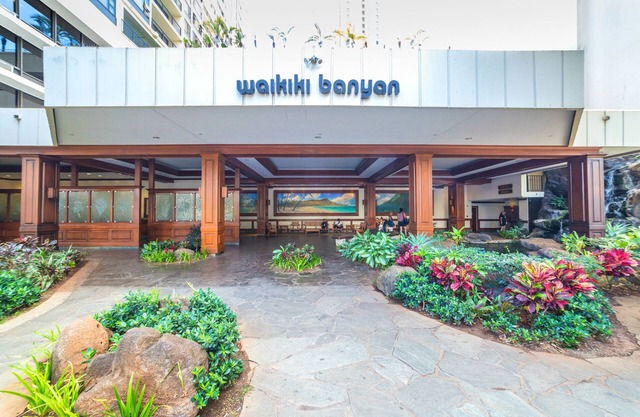 High Floor Mountain View with King or Queen Bed and Parking