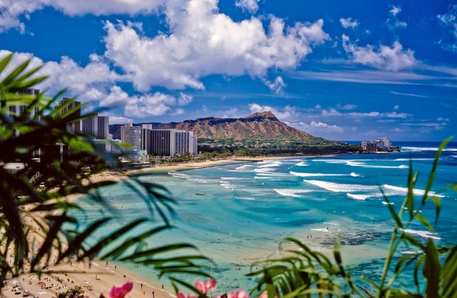 High Floor Ocean View Condo with 2 Double Beds