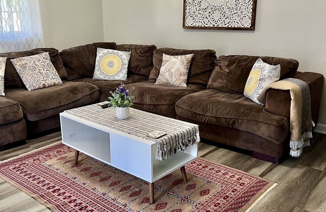 High point home 5 mins away from HPU & downtown