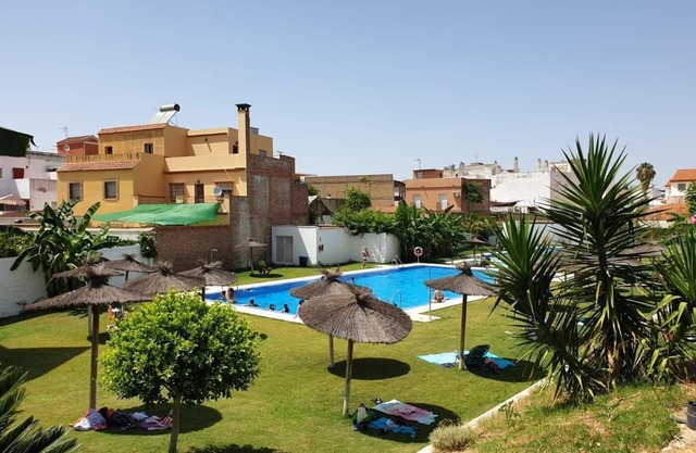 Apt altas calidades 3 dormitorios, 2 baños & patio / wifi. La Algaba