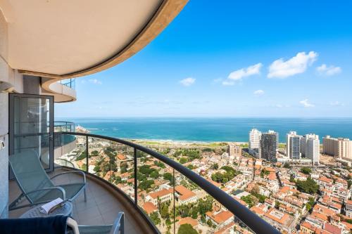 High-Rise Sea-View Elegant Stay by Sea N' Rent