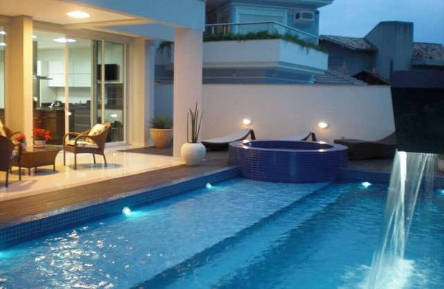 Casa internacional Jurerê de alto nivel - 7 habitaciones - piscina - jacuzzi climatizado