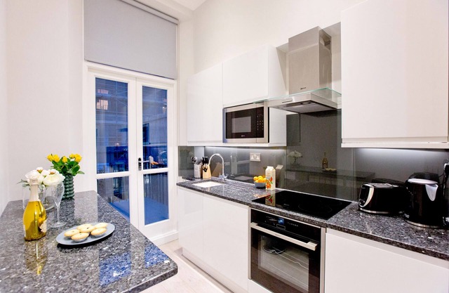 High Street Kensington by Viridian Apartments