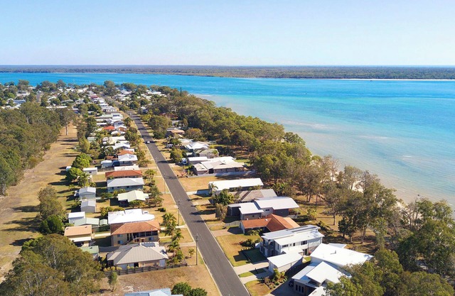 High Tide on Burrum Upstairs, Burrum Heads Private entire grounds for you