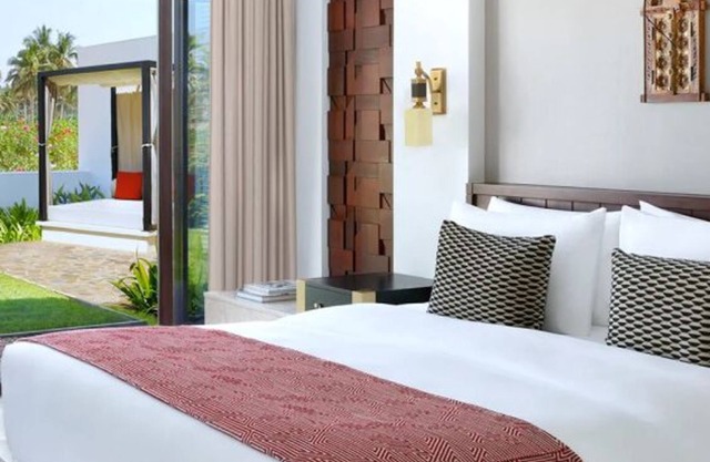 High Tides and Good Vibes!1BR Garden View Accommodation! Onsite Pool, Beachfront