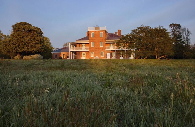 HIGHCLERE FARM - A MANSION HOMESTEAD WHERE FRESH COUNTRY AIR AWAITS YOU!